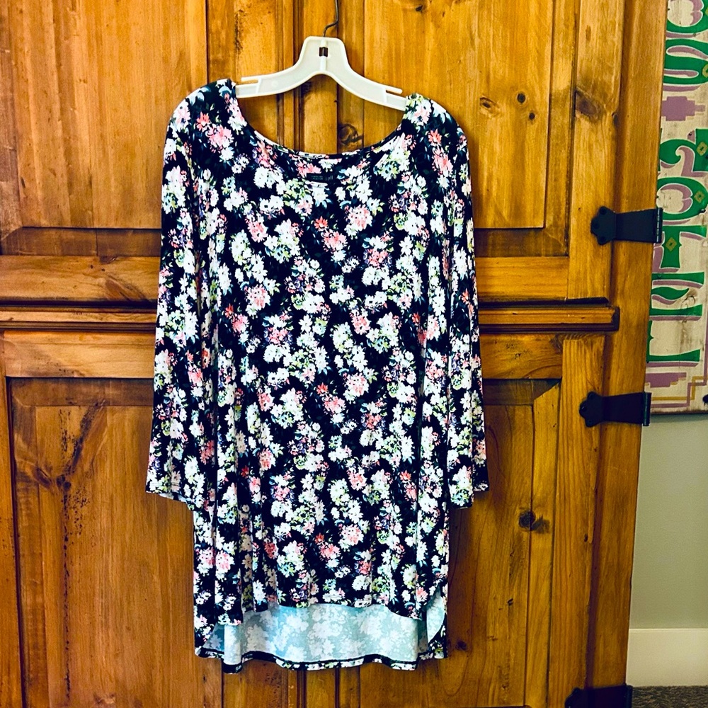 JJill Wearever Black and Floral Tunic, Size XL